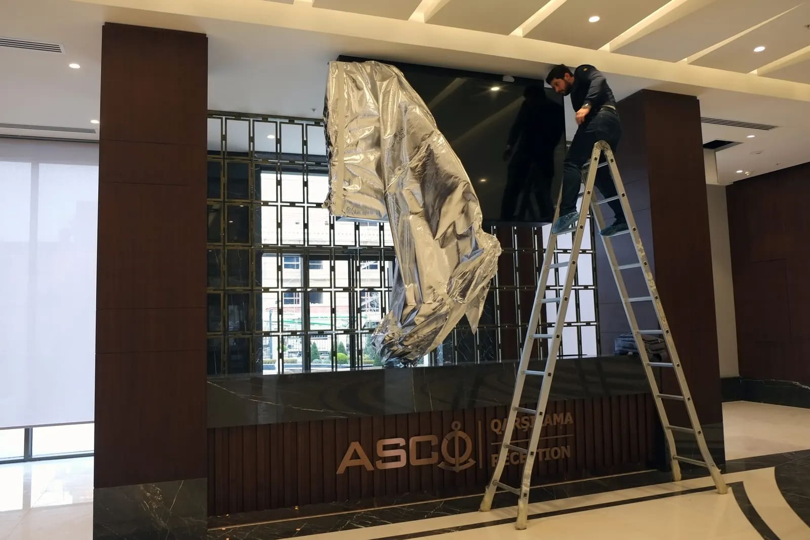 Video-wall installation, ASCO headquarters reception